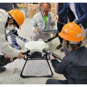大型ドローンでの作業体験